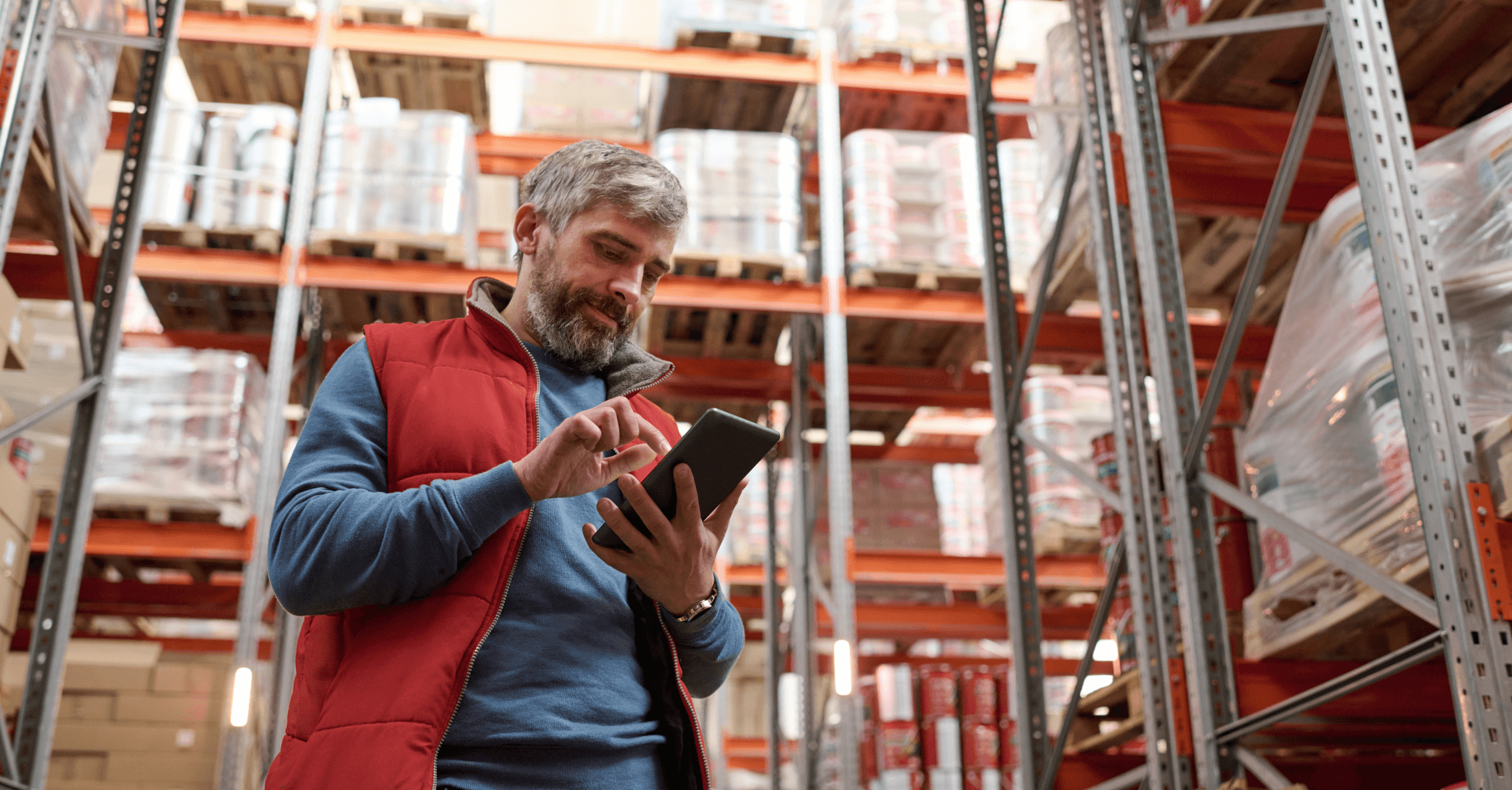 warehouse-worker-checking-stock-with-tablet-pc-2022-06-16-20-49-24-utc warehouse working checking iTacit app